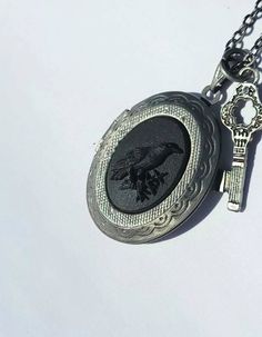 Crow Bird, Photo Locket Necklace, Cameo Necklace, Victorian Jewelry, One Inch, Locket Necklace, Boutique Jewelry, Positive Feedback, Locket