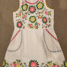 Roller Rabbit Wildflower Kiki Shift Dress, Sz Large White Floral Embroidery Dress For Garden Party, Vintage White Lined Dress, White Retro Sleeveless Dress, Vintage White Cotton Spring Dress, Roller Rabbit Jemina Quilt, Amanda Quilt Roller Rabbit, Vintage White Embroidered Dress, Roler Rabbit Bedding, Roller Rabbit Short Sleeve Pajamas