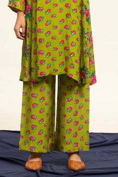 Green kurta with floral printed motifs and sequin embellishments. Comes with pant and dupatta. - Aza Fashions Kurta Pant Set, Eid Party, Luxury Sale, Kurta With Pants, Pants Pattern, Modern Bride, Pant Set, Set For Women, Floral Printed