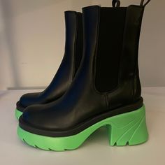 New, Never Worn Casual Black Polyurethane Boots, Trendy Black Polyurethane Platform Boots, Black Chunky Platform Boots In Polyurethane, Green Platform Boots With Synthetic Material, Green Platform Boots In Synthetic Material, Green Synthetic Platform Boots, Green Ankle-high Synthetic Boots, Spring Black Platform Boots, Black Polyurethane Platform Boots For Spring