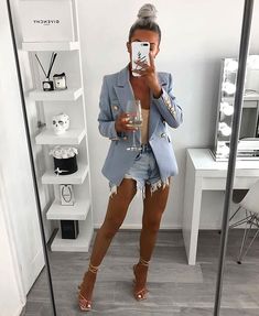 Looks Adidas, Look Zara, Look Jean, Wardrobe Tips, Outfits Chic, Elegante Casual, Nice Style, Fashion Hacks Clothes, Fashion Mistakes