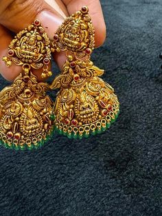 Gold Ear Rings, Jhumka Designs, Bridal Necklace Designs, Stones Earrings, Antique Necklaces, Gold Earrings Models, Canvas Paint, Gold Jewelry Stores