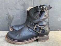 Frye Women's Valerie Black Leather Lined Shearling Biker Boots Booties Sz:- 6 B Awesome shoes minor scuffs, check photos for clear visual description. PLEASE VIEW ALL PHOTOS CAREFULLY AS I CONSIDER THEM PART OF THE DESCRIPTION. I WILL GLADLY COMBINE SHIPPING FOR MULTIPLE ITEMS PURCHASED IF THEY CAN BE SAFELY SHIPPED TOGETHER. DELIVERY WITHIN 5 BUSINESS DAYS, 1-2 DAYS HANDLING ONCE YOUR PAYMENT CLEARS, THIS ITEM WILL COME PROFESSIONALLY PACKAGED AND SHIPPED WITH CARE. PLEASE CONTACT ME THROUGH ME Rugged Moto Boots With Leather Footbed For Winter, Rugged Winter Moto Boots With Buckle Closure, Rugged Buckle Closure Moto Boots For Winter, Rugged Moto Boots With Buckle Closure For Winter, Rugged Moto Boots With Buckle For Winter, Awesome Shoes, Thick Socks, Zipper Boots, Comfortable Boots