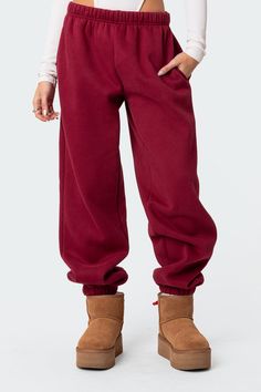 Clark Oversized Sweatpants – edikted Sweatpants Oversized, Red Sweatpants, Oversized Sweatpants, Visionary Fashion, Cold Fits, Sweatpants Outfit, Womens Clarks, Womens Loungewear, Clothes Collection