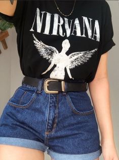 Amazon Inspired Outfit, Nirvana Tee, Tee Shirt Outfit, Outfit For Summer, High Waisted Jean, Diy Vetement, Summer Denim, Trendy Summer Outfits, Looks Black