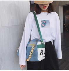 Big Purse, Denim Diy, Bags Luxury, Luxury Designer Handbags, Denim Bag, Cargo Pants Women, Hoodie Top, Womens Fashion Casual, Denim Fashion