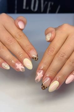 @ nailedit_ byash on insta Nail Asthetic Idea, Nails Fancy Classy, Almond Shape Nails Designs Summer, Easy Almond Nail Ideas, Acrylic Nail Designs 2024 Trends, Aesthetic Fall Nails Acrylic, September Nail Inspiration, Squiggly Nail Designs, Nail Inspo Trendy Fall