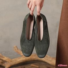 Qteee - Classic Retro Flat Shoes: Minimalist Loafers for Casual Wear Casual Ballet Flats With Flat Heel For Work, Casual Ballet Flats For Workwear, Casual Almond Toe Ballet Flats For Work, Casual Office Ballet Flats With Low Heel, Casual Ballet Flats With Round Toe For Work, Casual Low Heel Ballet Flats For Office, Casual Round Toe Ballet Flats For Work, Casual Pointed Toe Ballet Flats For Office, Casual Pointed Toe Ballet Flats For Fall