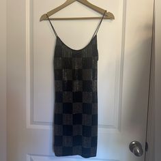 I Loved Wearing This Dress And I Def Wore It With A Spray Tan But It’s Freshly Drycleaned! It’s A Size 4, But I Wore It And I’m A Size 2 So I Would Say This Particular Dress Runs A Bit Small. Says Black And Silver, But It’s Really Black And Pewter. Glamorous Embellished Silk Mini Dress, Glamorous Silk Mini Dress Embellished, Silk Embellished Mini Dress For Party, Olivia Black, Spray Tan, Pewter Color, Alice And Olivia, Mini Dress Black, Black And Silver