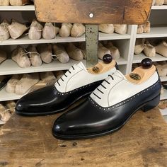 Balmoral Oxford in Black / White Leather Dress Shoes on Storenvy White Leather Dress, Quality Leather Boots, Pregnancy Shoes, Custom Design Shoes, Handmade Leather Shoes, Oxford Shoes Men, Leather Dress Shoes, Black White Fashion, Leather Dress