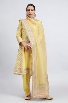 Shop for Sheetal Batra Yellow Naazira Chanderi Kurta Set for Women Online at Aza Fashions Tilla Embroidery, Gown Accessories, Salwar Pants, Daffodil Yellow, Long Kurtis, Knotted Blouse, Indian Kurta, Timeless Wardrobe Staples, Organza Dupatta