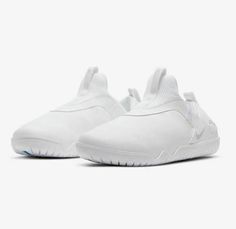 Nike Zoom Pulse 'White Pure Platinum' CT1629-100 Slip-On Medical size 11 Shoes are brand new and have never been worn. Shoes come with their original box. Box may show mild to moderate amounts of wear from handling.