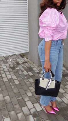 Jean Friday Outfits Work Fall, Work Office Casual Outfit, Blazer With Tee Shirt, Pink Interview Outfit, How To Wear Blouse, Pink And Jeans Outfit, Jeans With Pink Top, Stripped Shirt Women Outfit, Pink Shirt With Jeans Outfit