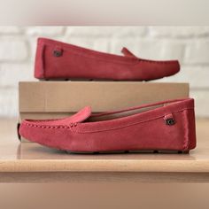 Ugg Australia Women Flores Slip-On Leather Loafers Driving Moccasin Size 10 New Casual Loafers With Red Sole And Flat Heel, Casual Loafers With Red Sole, Red Casual Slip-ons For Fall, Casual Flat Moccasins With Suede Lining, Casual Flat Loafers With Suede Lining, Casual Leather Loafers With Red Sole, Casual Flats With Red Sole For Workwear, Casual Slip-on Flats With Suede Lining, Casual Flat Loafers With Red Sole