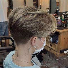 Swim Hairstyles, Undercut Long Hair, Tomboy Hairstyles, Choppy Bob Haircuts, Stronger Hair, Choppy Bob