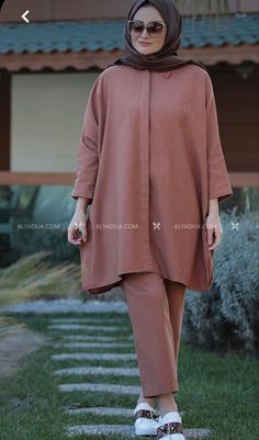 Style Outfits Summer, Summer Vibes Aesthetic, Aesthetic Summer Outfits, Designer Aesthetic, Cord Set, Muslim Outfits Casual, Mode Abaya