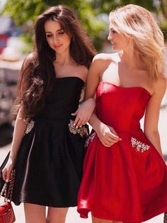 Bridelily A-Line With Ruched Strapless Satin Sleeveless Short/Mini dresses - Prom Dresses Red Homecoming Dresses Short, Short Mini Dresses, Short Satin, Mini Homecoming Dresses, Satin Homecoming Dress, Red Homecoming Dresses, Princess Sleeves, Homecoming Dresses Black, Simple Dress