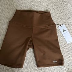 Nwt, Never Worn Airbrush Fabric 4-Way Stretch Alo Yoga Casual Shorts, Casual Alo Yoga Shorts, Casual Alo Yoga Short Bottoms, Casual Short Length Alo Yoga Activewear, Sporty Brown Short Activewear, Sporty Short Brown Activewear, Sporty Brown Activewear Shorts, Brown Mid-thigh Length Biker Shorts, Fitted Brown Biker Shorts Mid-thigh Length