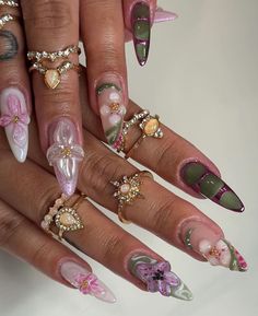 Botanical Nails, University Clothes, Freestyle Nails, Nail Design Glitter, Milky Nails, Unique Acrylic Nails, Luxury Nails