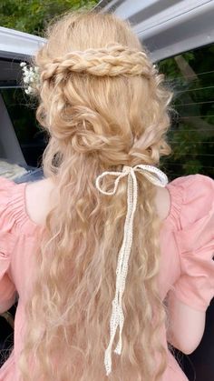 Zuko Ponytail, Ponytail Hairstyles Short, Faerie Hair, Ethereal Hairstyles, Ethereal Hair, Seek Ye First, Elain Archeron, Haircuts For Ladies, Matthew 6 33