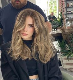 Highlights Bronde, Ideas For Medium Length Hair, Hair Styles For School, Styles For School, Ombre Colour, Haircolor Ideas, Rambut Brunette, Summer Blonde Hair, Brown Hair Looks