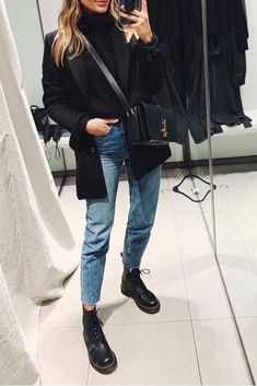 Mum Jeans Outfit Winter, Winter Fashion Outfits Dressy, Dr Martens Style, Dr Martens Outfit, Winter Fashion Outfits Casual, Casual Winter Outfits, 가을 패션, Black Blazer