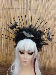 Beautiful lightweight gothic style crown  Spikes are plastic ( so not dangerous )  hand painted with glitter, bats are also glittery with matching roses and there are feathers at the back , it holds on a headband Black Crown Aesthetic, Goth Headpiece, Spider Queen, Halo Crown, Black Crown, Glitter Paint, Costume Hats, Halloween Spooky, Gothic Style