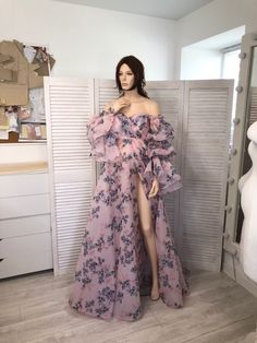 I will be glad to offer for you more 5 prints of fabric Maternity Dress Photo Shoot, Floral Maternity Dress, Motherhood Photos, Gown Floral, Floral Maternity Dresses, Dress With Train, Long Sleeves Dress, Maternity Gown, Dress Off Shoulder