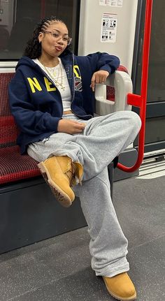 Yva Landria, Timbs Outfits, Timberland Outfit, Pakaian Hipster, Street Style Outfits Casual, Outfit Inspo Casual, Timberlands, Tomboy Outfits