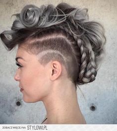 Stylowi.pl - Odkrywaj, kolekcjonuj, kupuj Undercut Bridal Hair, Braided Mohawk Hairstyles, Mohawk Hairstyles Men, Viking Hair, Boho Hair, Mohawk Hairstyles, Side Braid