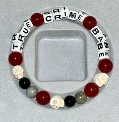 Bracelets With Words Funny, Horror Beaded Bracelet, Unhinged Bracelet Ideas, Small Glass Bead Bracelet Ideas, Halloween Horror Nights Bracelets, Funny Things To Put On Bracelets, Funny Beaded Bracelets, Bracelet Ideas Pony Beads, Bead Bracelet Words Ideas