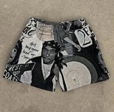 Perfectly blend comfort and style with these unique and fashionable shorts adorned with intricate tapestry designs. Tapestry Shorts, Cute Highschool Outfits, Cute Online Clothing Stores, Retro Hip Hop, Black Men Street Fashion, Shoes Outfit Fashion, High Fashion Outfits, Street Fashion Men Streetwear, Hip Hop Rap