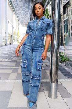 Plus Size Denim Jumpsuit, Plus Size Cargo, Cargo Jumpsuit, Denim Jumpsuits, Jeans Outfit Women, Denim Outfits, Denim Cargo, Menorah, Denim Outfit