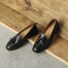 These loafers are designed in a timeless, minimal silhouette, so you'll be sure to wear them often. Made from soft leather, soft bottom that ensure all-day comfort. Wear yours with tailoring and denim alike. Color: Brown/BlackMaterial: SheepskinLining: PigskinInsole: Cow Leather (Unmovable）Sole: RubberHeels: 3 cm/1.18"Weight: 0.28kg Each Shoes (measured size 8.5)Fit: Medium to Wide, Runs Normal.Origin: Made in China Production Time: About 5-7 days (Any exceptional case will email you, Please pay Office Tassel Loafers With Rubber Sole, Tassel Loafers With Rubber Sole And Round Toe, Office Tassel Loafers With Rubber Sole And Round Toe, Leather Sole Tassel Loafers With Round Toe For Office, Business Casual Tassel Loafers With Round Toe, Business Casual Tassel Loafers With Brogue Detailing, Black Plain Toe Tassel Loafers For Office, Business Casual Slip-on Tassel Loafers With Round Toe, Leather Sole Tassel Loafers For Fall Workwear