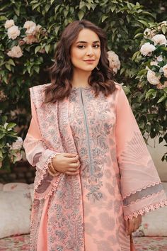 Fashion Forward Eid: The Most Beautiful and Trendsetting Dresses How To Stitch Pakistani Suits, Eid Collection 2024, Desi Casual, Branded Dress, Pakistani Design, Lawn Dress Design, Cloth Designs, Tere Bin, Poetry Funny