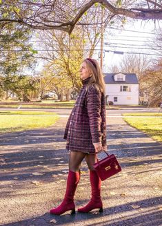 Looking for the perfect burgundy outfit ideas this winter? Pair a chic plaid trench coat with burgundy boots for a stylish and functional look. This timeless combination is perfect for colder months and will keep you warm while looking fashionable. Learn how to style these winter fashion trends.