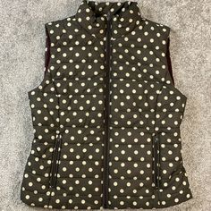 Anne Taylor Loft Puffer Vest Womens Size Small Brown Polka Dot Zipped Pockets No Flaws Found. Appears To Have Never Been Worn. Perfect For Many Occasions. Please See Photos For the Most Accurate Condition and Description. Size:  Adult Small (S) Measurements: Please see photos above for approximate measurements Excellent Preowned Condition All colors bright & vibrant Shipping: I will ship this item out via USPS First Class 2-3 Day Mail with a tracking number for confirmation. (Unless Size and wei Anne Taylor Loft, Anne Taylor, Vest Womens, Brown Polka Dots, Womens Puffer Vest, Puffer Vest, Ann Taylor Loft, Polka Dot Top, Ann Taylor