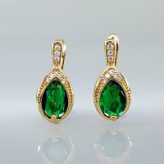 Brand New Women's Hanging Drop Emerald & Diamond Earrings 18k Gold Plated Sterling Silver 2ct Natural Green Emerald Gemstones Genuine 1ct Lab Created Radiant Cut Diamonds Measurements .6" Tall Retail Price $300 Buy With Confidence From A Trusted Seller W/ A 99%+ Feedback Rating! A0326 (Id-701-) Pear-shaped May Birthstone Earrings For Anniversary, Pear-shaped Earrings For Anniversary With May Birthstone, Anniversary Pear-shaped May Birthstone Earrings, Classic Emerald Pear-shaped Earrings, Classic Pear-shaped Emerald Earrings, Gold Emerald Earrings With Brilliant Cut, Classic Teardrop May Birthstone Earrings, Classic Teardrop Earrings For May Birthstone, Classic Brilliant Cut Emerald Earrings