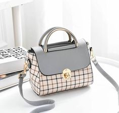 Trendy Purses, Winter Bags, Atelier Versace, Cheap Handbags