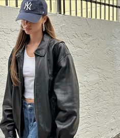 City Vibes, Pics Inspo, Jacket Fits, City Vibe, Cozy Fits, Fashion Lookbook, Barcelona Spain, School Outfit, Ootd Fashion