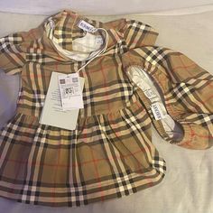 Brand New, Never Worn, 3 Month Or 62cm Burberry Signature Dress With Matching Under Garment. Very Classy, Luxurious, Desirable Outfit For Your Little Princess. Get It While I Got It! Thank Me Later, Thank You For Checking Out My Page. Cotton Silk Dress, Burberry Print, Blue Jean Dress, Burberry Dress, Burberry Plaid, Rose Print Dress, Girls Casual Dresses, Cashmere Dress, Thank Me Later