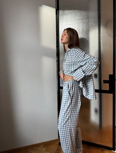 This minimalist pajama is made from 100% organic cotton. It is washed cotton fabric. Pyjama set is the best gift idea for yourself, your friend, your mom, and your sister. Get these pajamas for your bridal party, bachelorette party, girl's getaway, or birthday party to make the moment extra special!  You may choose the type of set: long sleeves, short sleeves, pants, or shorts. The bottoms have pockets. We suggest SIZING UP. Please refer to our size charts for more assistance in selecting your s Pajamas And Heels, Cozy Pajamas Set, Washable Silk Pajamas, Bridesmaid Flannel Pajamas, Matching Pajamas Bridesmaids, Cotton Pjs For Women, Pajama Set Long Sleeve, Cotton Pyjama Set, Curvy Pajamas