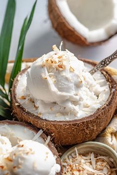 Coconut sorbet topped with toasted coconut in a coconut shell, with a silver spoon Crab Patties, Viet Coffee, Botanical Cafe, Smoothie Ice Cream, Thailand Restaurant, Coconut Ice Cream Recipes, Homemade Sorbet, Dessert For Summer