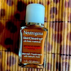 Nwt Neutrogena Skin Clearing Oil-Free Makeup Color Chestnut. It Has Blemish Treatment With Salicylic Acid. Liquid Foundation That Dissolves Oil And Help Boost Delivery Of Salicylic Acid To The Source Of Breakouts With Fast Results. So It Not Only Treats Blemishes, Helps Prevent Breakouts, Controls Shine And Provides Natural Coverage With A Breathable Feel. It’s Great For Oily, Combination And Sensitive Skin And Won’t Clog Your Pores. Skin Clearing, Color Correcting Cream, Neutrogena Makeup, Oil Free Makeup, Liquid Makeup, Fast Results, Stick Foundation, Broad Spectrum Sunscreen, No Foundation Makeup