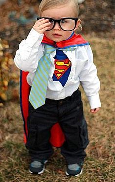 Clark Kent/ Superboy - very cute costume! Superman Boy, Superman Costumes, Baby Kostüm, Costumes Diy, Costumes Kids, Diy Halloween Costume, Foto Tips, Family Costumes, Clark Kent