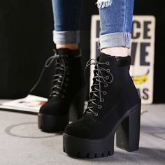 Ultra-High Chunky Heel Short Canister Martin Boots Hak Tinggi, Worker Boots, Chunky Shoes, Platform High Heels, Platform Ankle Boots, Lace Up Ankle Boots, Thick Heels, Dream Shoes, Womens Boots Ankle