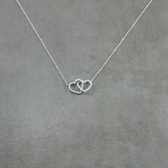 Horn Necklace Boho, Twin Love, Simple Heart Necklace, Double Horn Necklace, Floating Diamond Necklace, Necklaces Style, Open Heart Necklace, Heart Shaped Jewelry, Horn Necklace