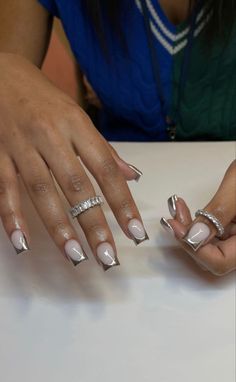 Basic Summer Acrylic Nails, Short Sliver Nails, Short Nail Overlay Ideas, Silver Short Nails, Silver White Nails, Short Nails Birthday, Silver Nails Short, Extra Short Acrylic Nails, Hard Gel Nails Design