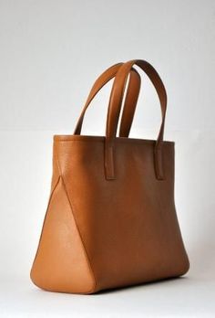 laetitiascognac. Love the shaping! Sacs Tote Bags, Sac Diy, Brown Leather Bag, Diy Bag, Leather Design, Handmade Bags