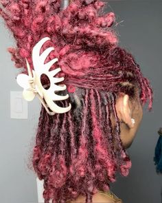 Locs Hairstyles Ideas, Loc Baddie, Dreadlock Ideas, Dyed Locs, Pretty Locs, Loc Hairstyles, Short Locs Hairstyles